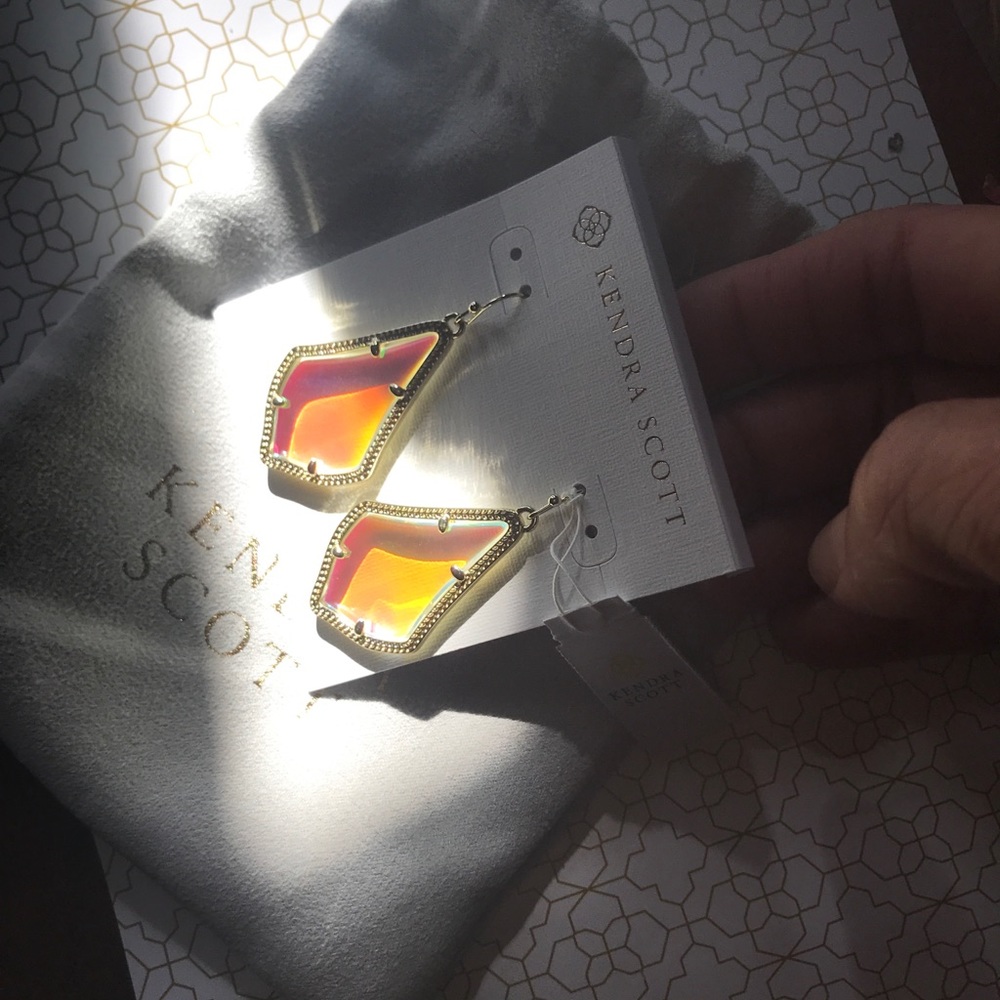 Overpriced Kendra Scott on Poshmark - Picture 3 of 8